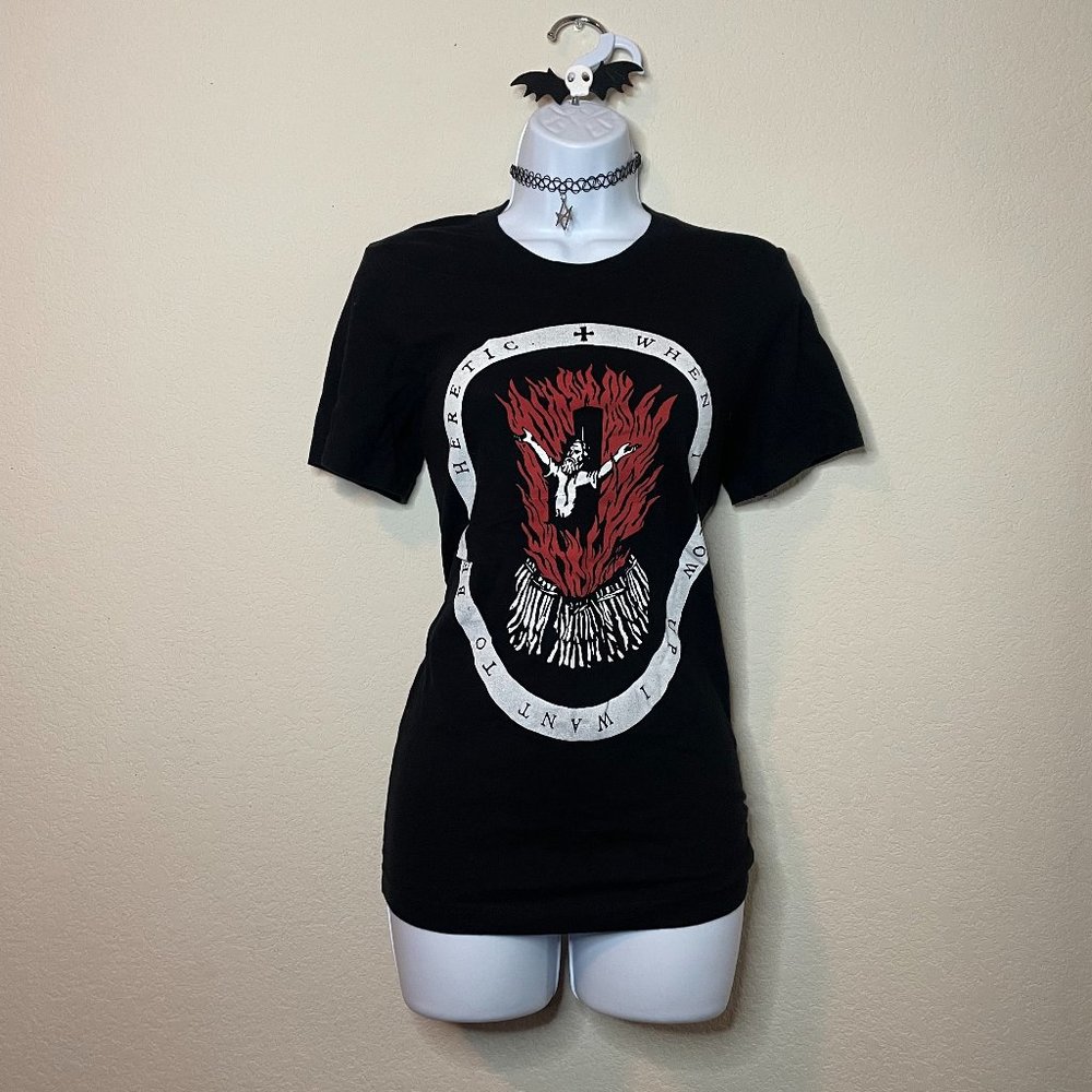 spencers hot topic when i grow up i want to be a heretic goth tee